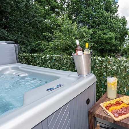 Hot Tub Wifi Pool Gym Firepit Arcade Villa Kernersville Eksteriør billede